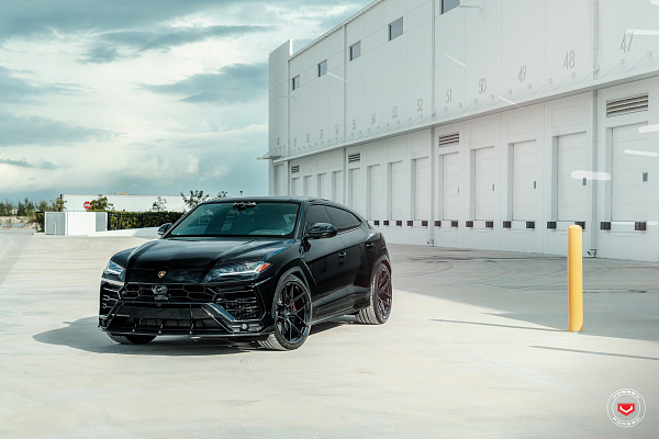 Фото дисков Vossen S21-01 Черный глянец на Lamborghini Urus