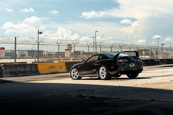 Фото дисков Strasse Wheels S5 Track Глянцевый лак на Toyota Supra A80