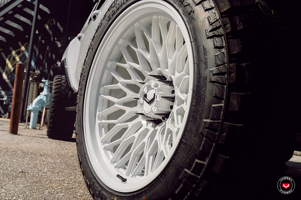 Фото дисков Vossen GNX-02 Белый глянец на GMC Hummer EV