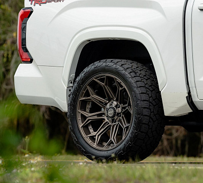 Фото дисков 4PLAY 4P83 на Toyota Tundra III