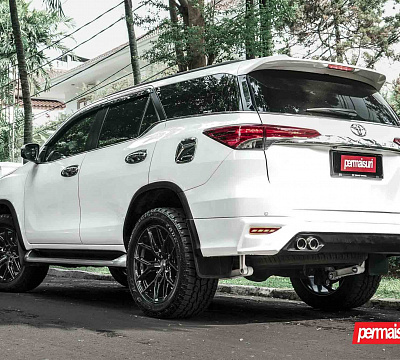 Фото дисков Vossen HF6-4 на Toyota Fortuner II