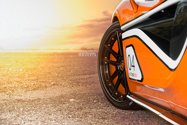 Фото дисков Strasse Wheels SV1 Deep Concave FS Черный глянец на McLaren 570S