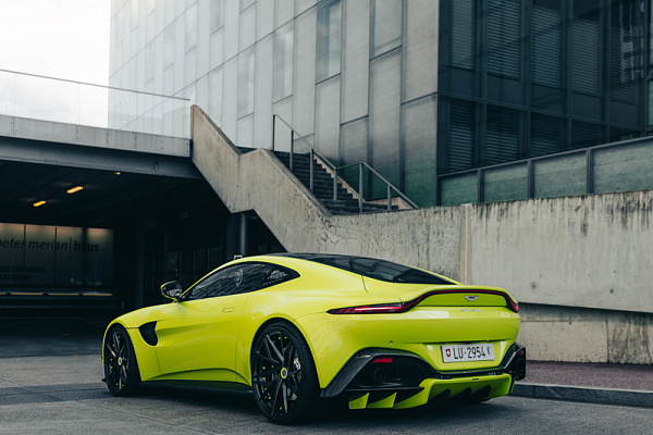Фото дисков Brixton Forged PF8 Черный сатин на Aston Martin Vantage 4