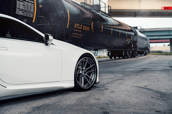 Фото дисков Anrky AN34 Глянцевый темный лак на Lexus LC 500