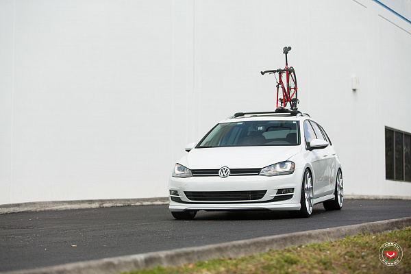 Фото дисков Vossen VFS-6 Серебро на Volkswagen Golf VII