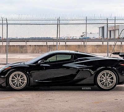 Фото дисков AL13 R10 на Chevrolet Corvette C8