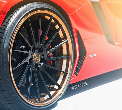 Фото дисков Strasse Wheels SV15T Deep Concave FS на Lamborghini Aventador