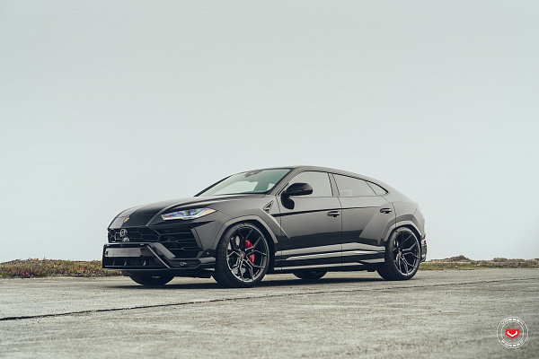 Фото дисков Vossen EVO-3 Черный глянец на Lamborghini Urus