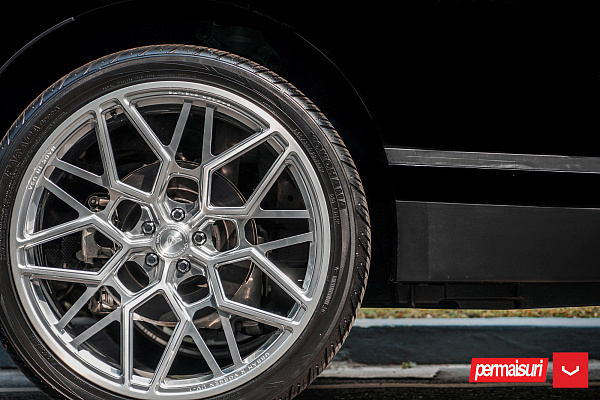 Фото дисков Vossen UV-1 Глянцевый лак на Land Rover Range Rover Velar