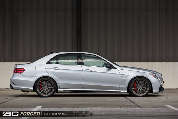 Фото дисков BC Forged HCS01 Глянцевый темный лак на Mercedes-Benz E-Class (W212, S212, C207)
