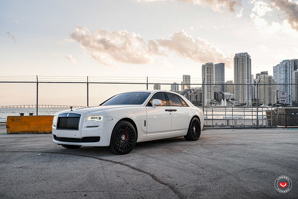 Фото дисков Vossen S17-15T Черный глянец на Rolls-Royce Ghost I