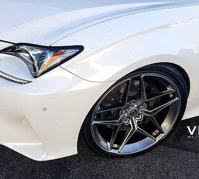 Фото дисков HRE FF11 на Lexus RC