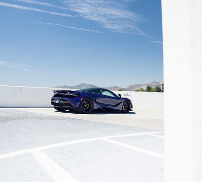 Фото дисков HRE P104SC на McLaren 720S