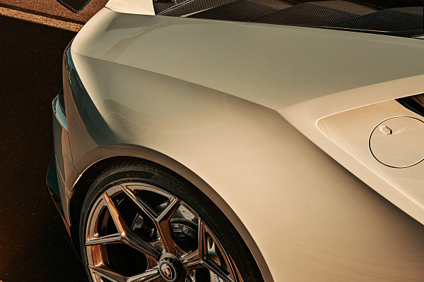 Фото дисков NOVITEC NL4 Сатиновый темный лак на Lamborghini Huracan