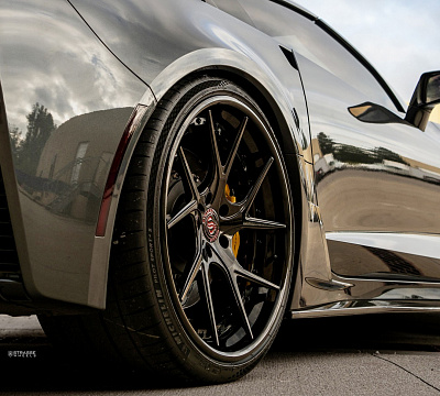 Фото дисков Strasse Wheels SM5RT Deep Concave FS на Chevrolet Corvette C7