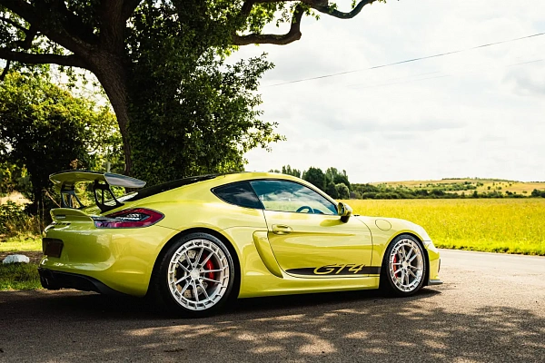 Фото дисков Bola FP3 Глянцевый лак на Porsche Cayman II