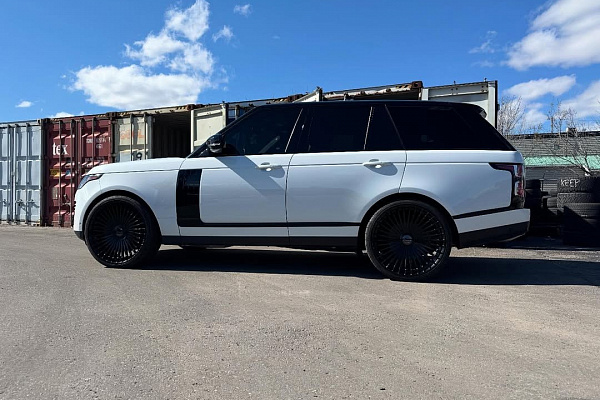 Фото дисков Giovanna Tulum Черный глянец на Land Rover Range Rover IV