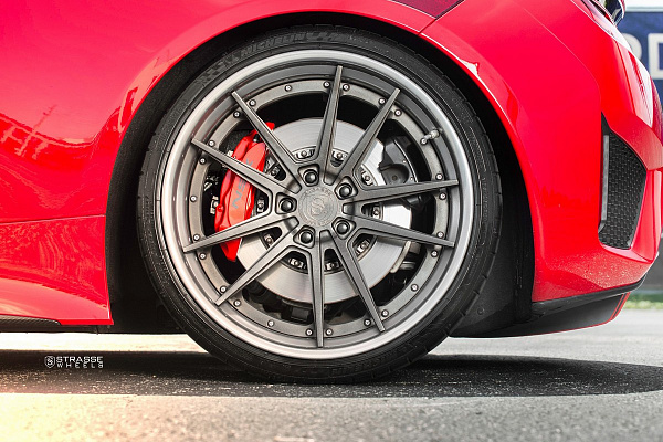 Фото дисков Strasse Wheels SV1 Deep Concave FS Сатиновый темный лак на Acura NSX II