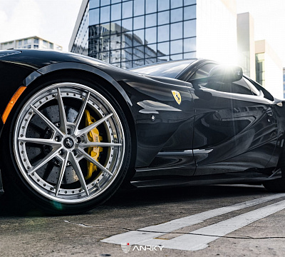 Фото дисков Anrky AN38 на Ferrari 812