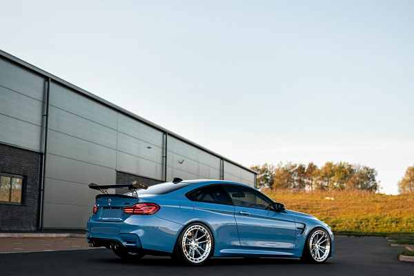 Фото дисков Bola FP3 Глянцевый лак на BMW 4/M4 (F32/F82)