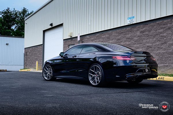 Фото дисков Vossen S21-01 Глянцевый темный лак на Mercedes-Benz S-Class (W222, C217)