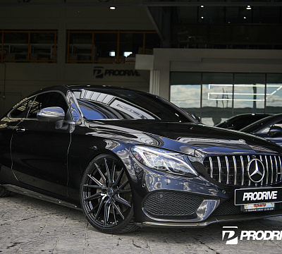 Фото дисков Vossen HF-4T на Mercedes-Benz C-Class (W205)