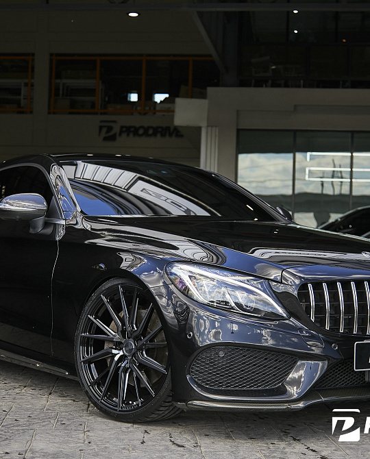 Фото дисков HF-4T Глянцевый темный лак на Mercedes-Benz C-Class (W205)