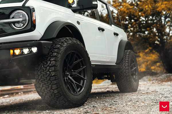 Фото дисков Vossen HF6-4 Черный сатин на Ford Bronco