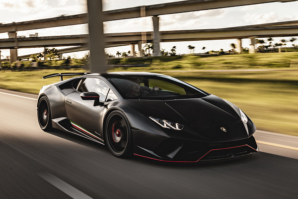 Фото дисков Strasse Wheels SM5R Deep Concave Monoblock Черный матовый на Lamborghini Huracan