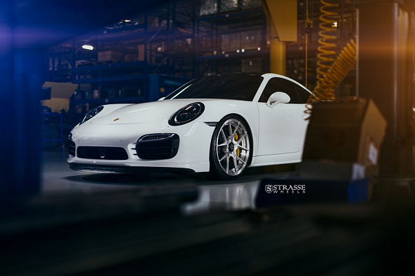 Фото дисков Strasse Wheels SM5R Deep Concave Duoblock Глянцевый лак на Porsche 911 VII