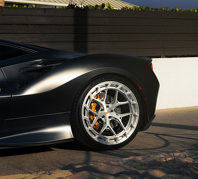 Фото дисков Vossen LC3-01T на Ferrari F8