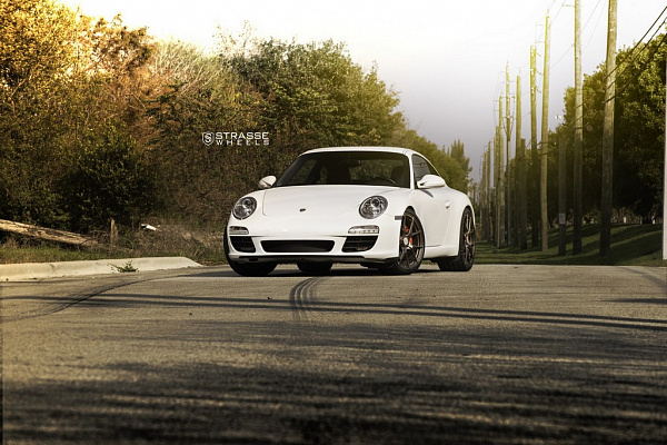 Фото дисков Strasse Wheels SM5R Deep Concave Monoblock Сатиновая темная бронза на Porsche 911 VI