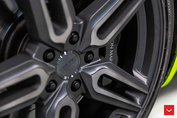 Фото дисков Vossen HF-1 Сатиновый графит на Aston Martin Vantage 3