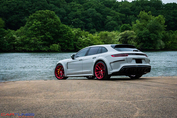 Фото дисков HRE P201 Красный глянец на Porsche Panamera II