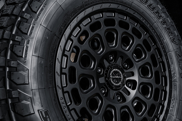 Фото дисков Brixton Forged BX05-M Черный сатин на Lexus GX III