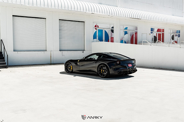 Фото дисков Anrky AN12 Черный глянец на Ferrari F12