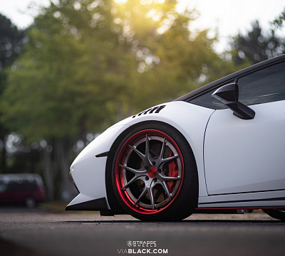 Фото дисков Strasse Wheels SM5R Deep Concave на Lamborghini Huracan
