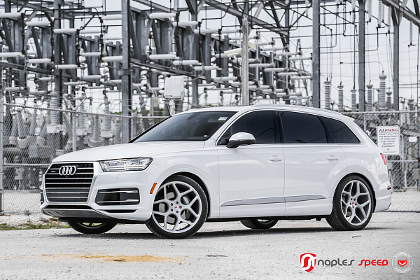 Фото дисков Vossen CG-205 Серебро на Audi Q7 (4M)