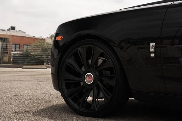 Фото дисков Savini SL1 Черный глянец на Rolls-Royce Ghost I