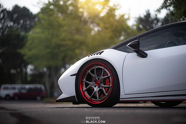 Фото дисков Strasse Wheels SM5R Deep Concave Другой цвет на Lamborghini Huracan