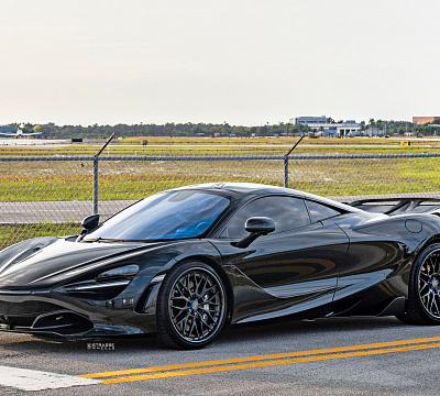 Фото дисков Strasse Wheels SV10M Deep Concave FS на McLaren 720S