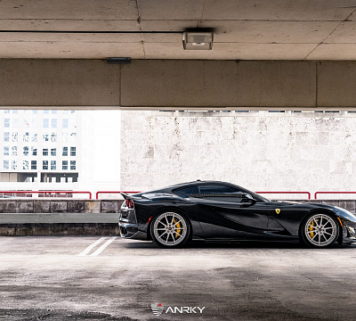 Фото дисков Anrky AN38 на Ferrari 812