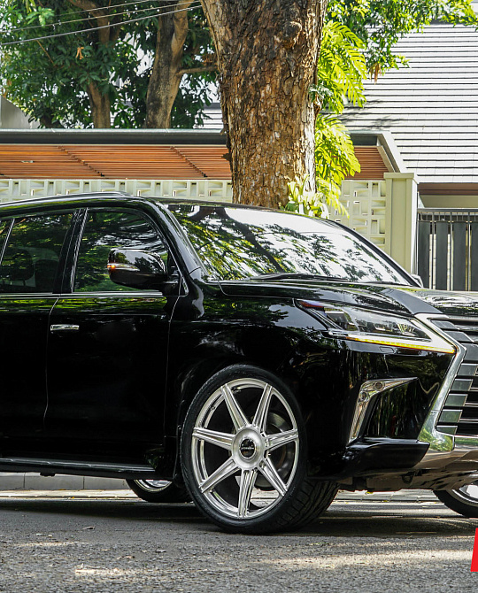 Фото дисков S17-11 Глянцевый лак на Lexus LX III
