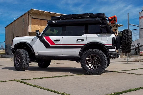 Фото дисков 4PLAY 4P06 Сатиновая темная бронза на Ford Bronco