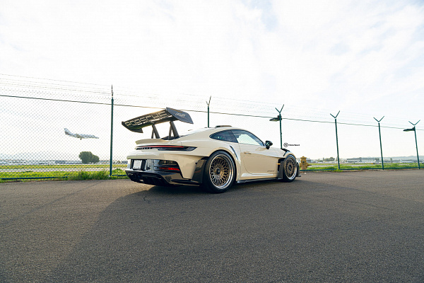 Фото дисков HRE 501 Глянцевая бронза на Porsche 911 VIII