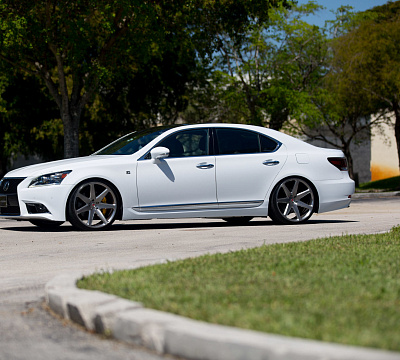 Фото дисков Vossen CG-207 на Lexus LS IV
