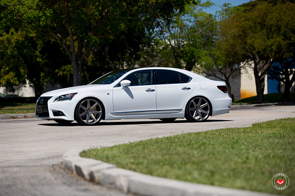 Фото дисков Vossen CG-207 Глянцевый лак на Lexus LS IV