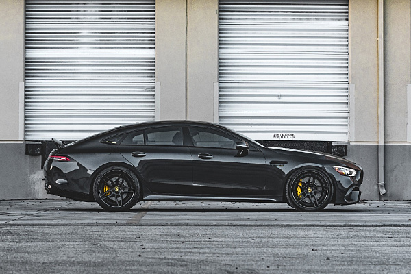 Фото дисков Strasse Wheels SV4 Deep Concave FS Черный сатин на Mercedes-Benz AMG GT I
