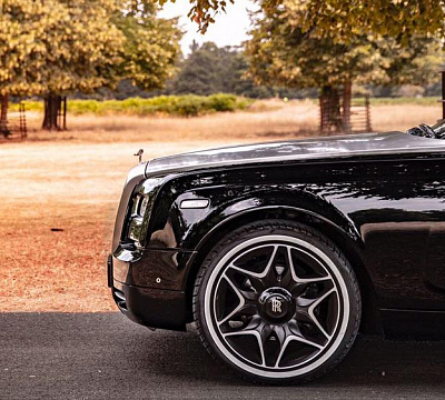 Фото дисков Kahn Split 6 на Rolls-Royce Phantom