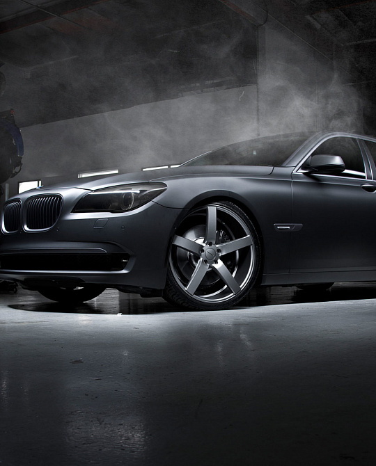 Фото дисков CV3 Сатиновый графит на BMW 7 (F01/F02/F04)